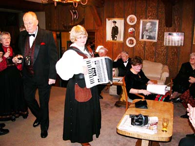 Dscn0507a.jpg (400x300; 48KB)